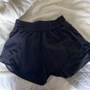 Lululemon Black size 4 2.5 length shorts